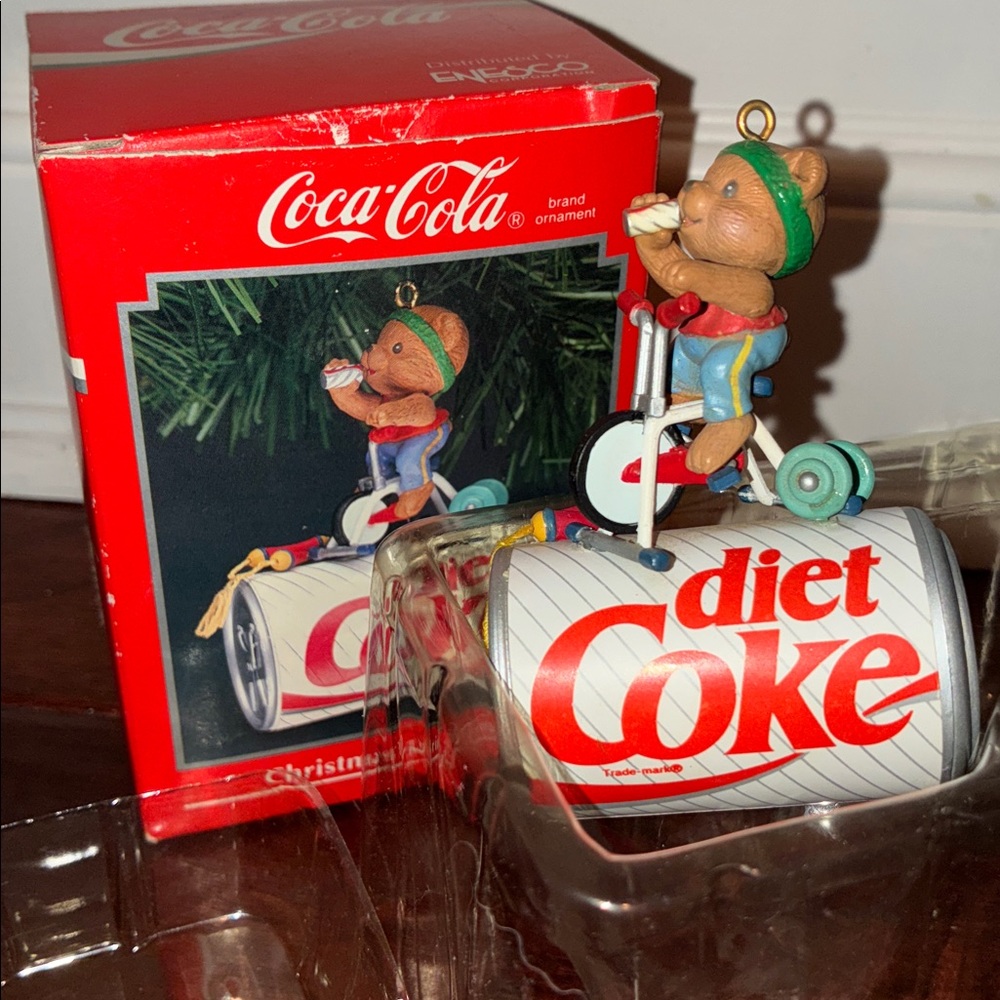Enesco Diet Coke Christmas Trimmin Coca-Cola Work Out Bear Cola Ornament
